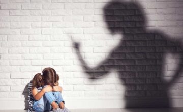 Родители и учителя, применяющие физическое насилие к детям в целях воспитания, будут оштрафованы на сумму до 200 манатов