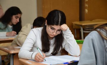 На выпускном экзамене 8 человек показали максимальный результат