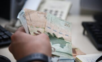 Среднемесячная номинальная заработная плата выросла более чем на 6 процентов