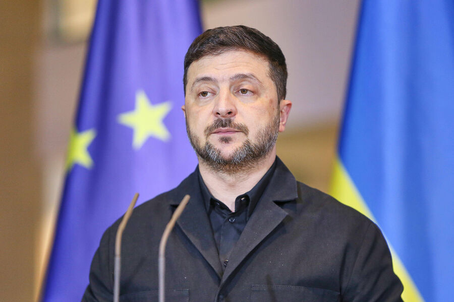 В Украине строят предположения о позиции Зеленского по поводу коррупционного скандала