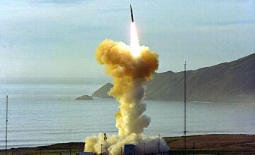 США провели испытание межконтинентальной ракеты