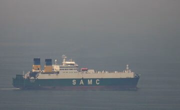 Цена на нефть на мировых рынках растет