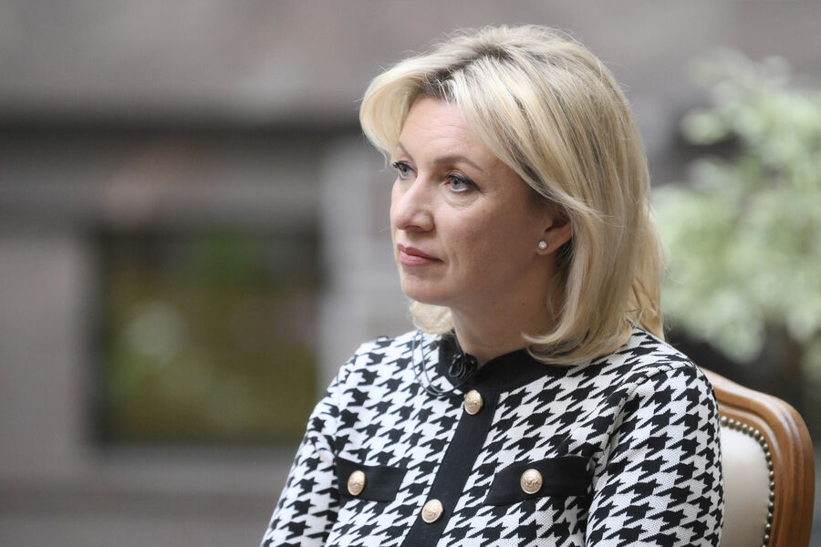 Захарова назвала предложение о запрете на въезд в ЕС «параноидальной инициативой»
