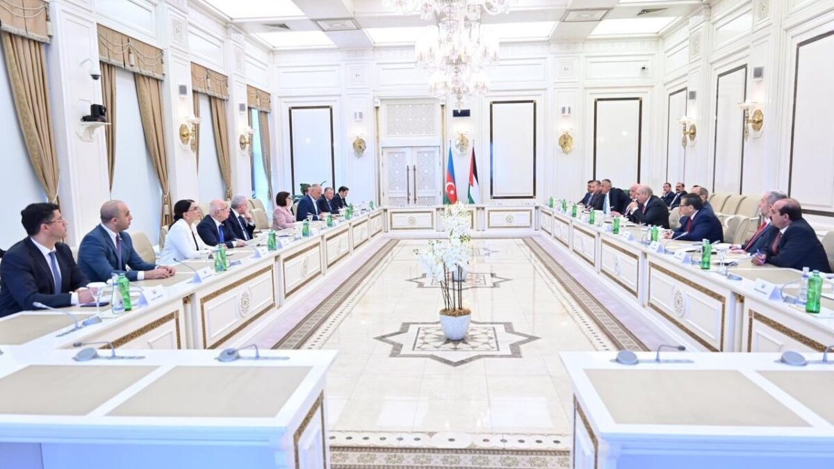 Сахиба Гафарова встретилась с председателем Палаты представителей Иордании
