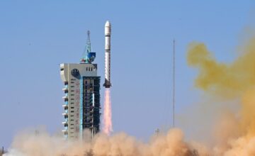 Китай вывел на орбиту новый спутник связи