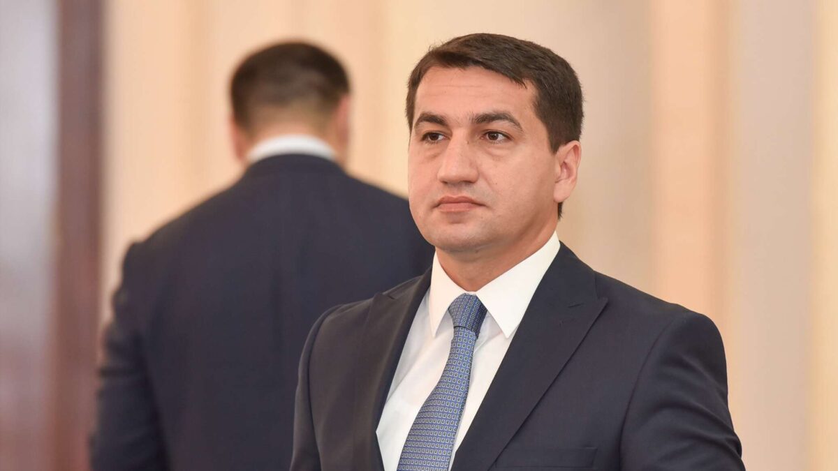Хикмет Гаджиев обсудил с советником Макрона состояние азербайджано-французских отношений