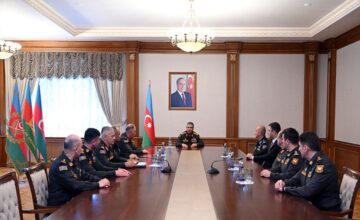 Министр обороны вручил погоны новым генералам – ФОТО