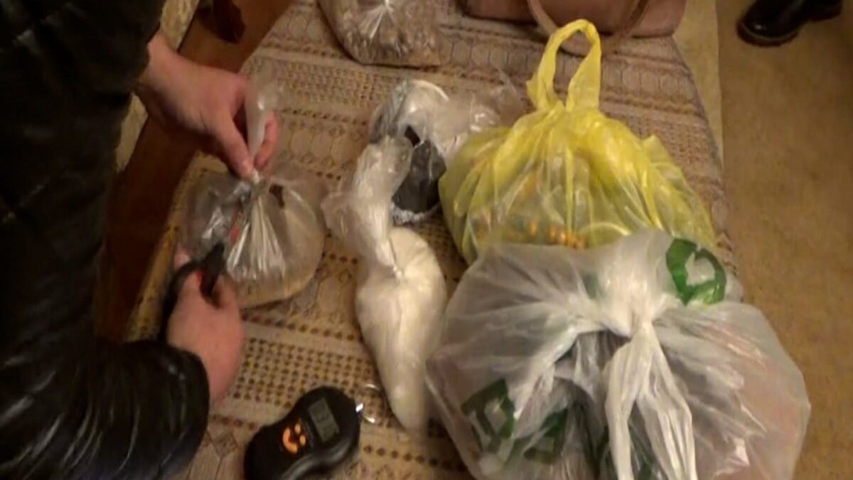 В Саатлы из оборота изъято 8 кг наркотиков