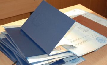 В университетах дипломы с этого года будут выдаваться в электронном виде