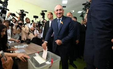 Пашинян проголосовал на парламентских выборах