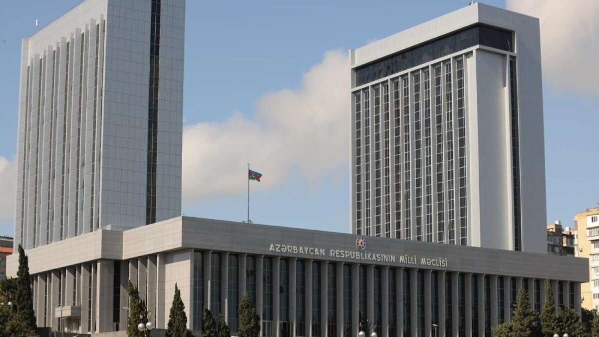 Группа поддержки Милли Меджлиса призвала предоставить народу Корсики статус широкой автономии