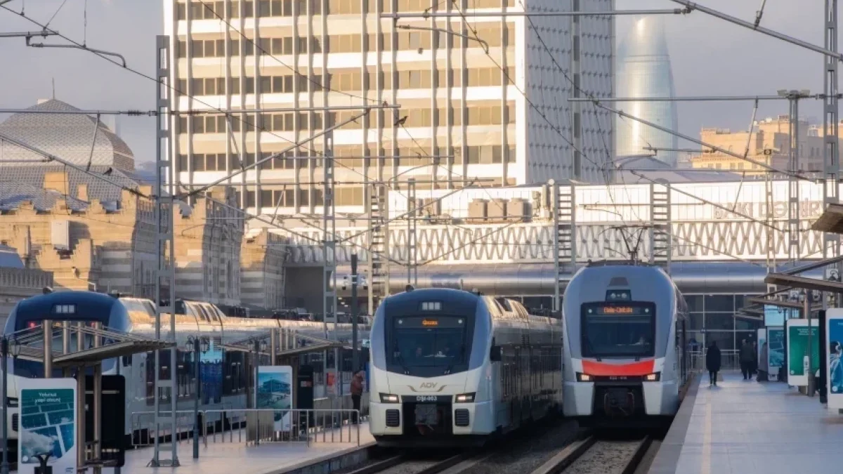 С учетом спроса к поезду Баку-Тбилиси-Баку будут прицеплены дополнительные вагоны