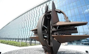 Правительство Чехии исключило президента из состава делегации на саммит НАТО