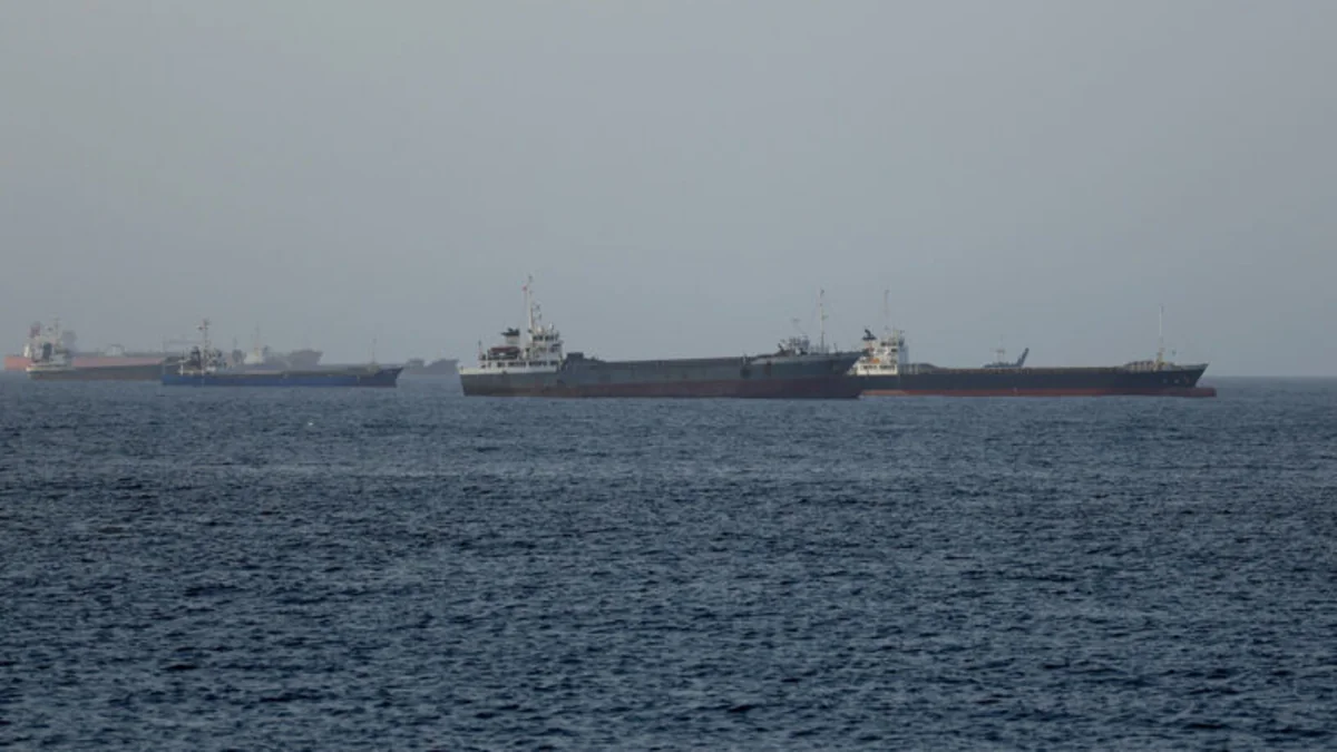 Более 11 тысяч моряков будут эвакуированы из Ормузского пролива
