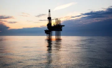 Азербайджанская нефть торгуется по 76 долларов