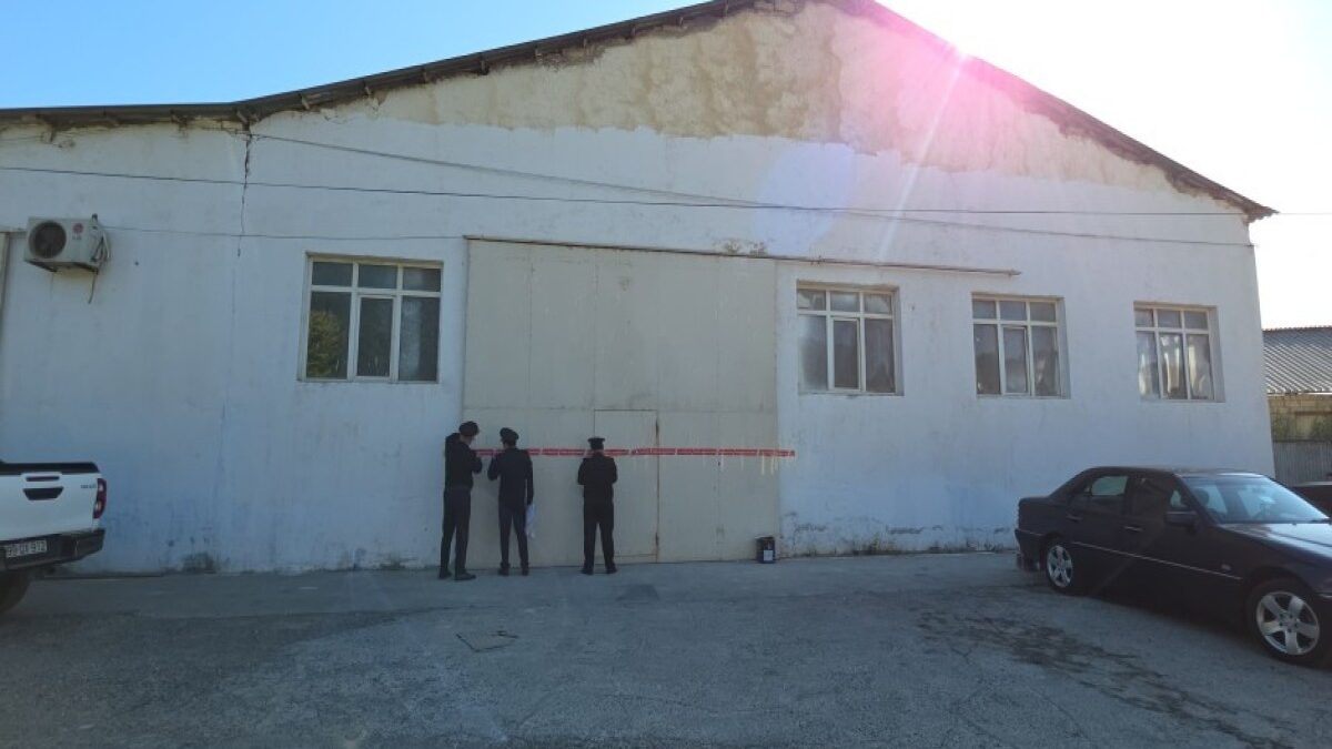 В Ясамальском районе приостановлена деятельность пожароопасного мебельного цеха – ВИДЕО