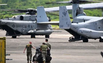 США направляют в Венесуэлу гуманитарную помощь и спасателей военными самолетами