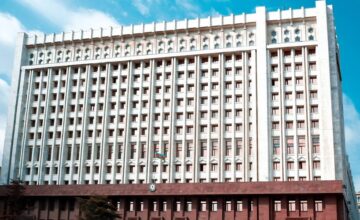 В Администрации Президента состоялась встреча с Гудратом Гасангулиевым