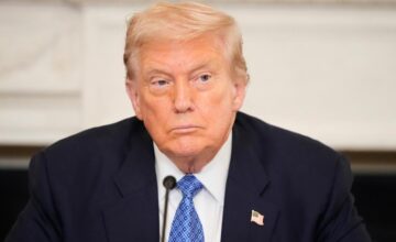 Трамп заявил о продолжении переговоров с Ираном