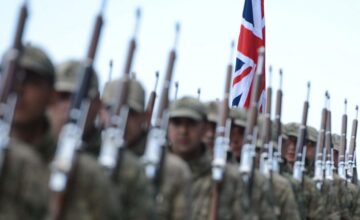 Правительство Великобритании сталкивается с кризисом военного бюджета