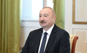Президент Туниса поздравил Ильхама Алиева