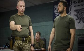 FT: Зеленский рассматривает возможность отставки главнокомандующего ВСУ Сырского