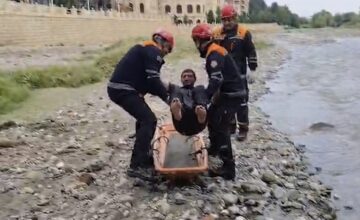 МЧС: В Гяндже спасли человека, оказавшегося в беспомощном состоянии в реке