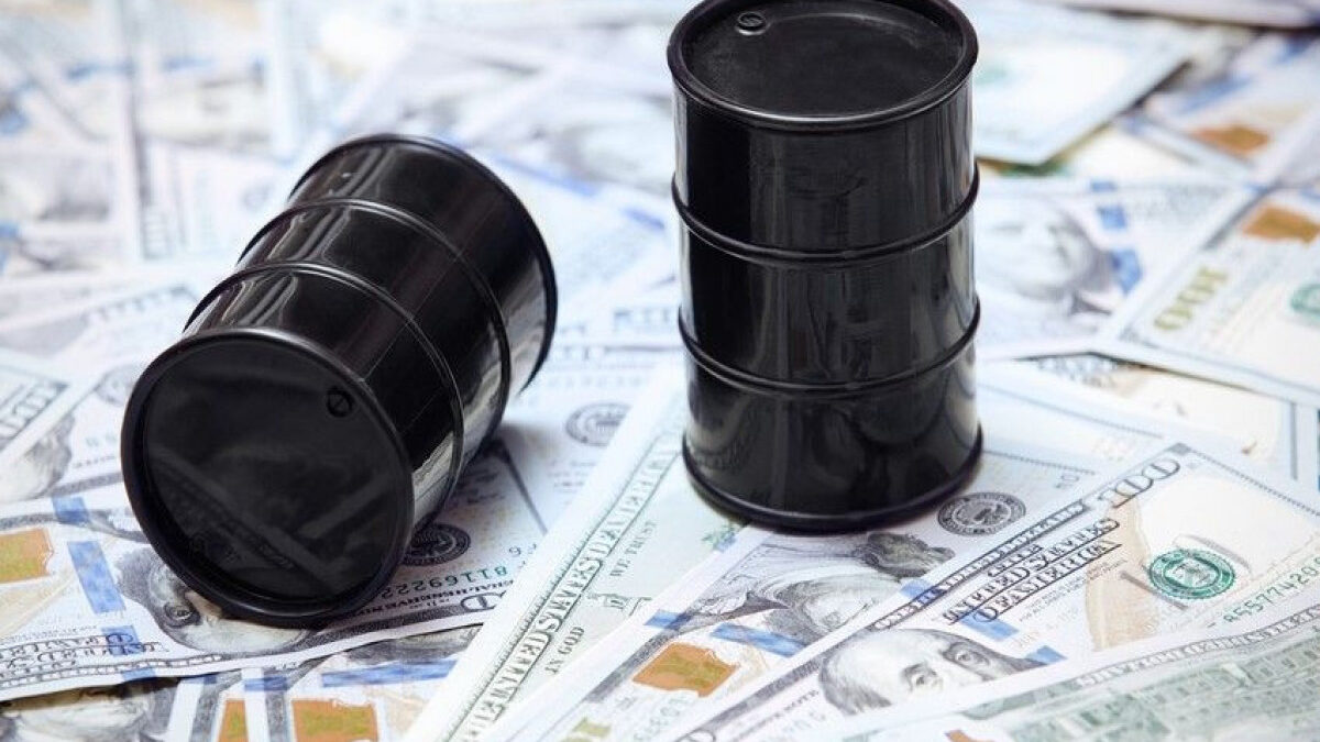 Цена азербайджанской нефти превысила 100 долларов