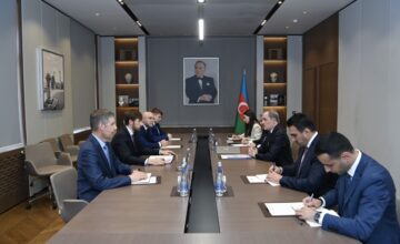 Джейхун Байрамов встретился с помощником Президента России