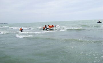 В Баку ВЕДУТСЯ ПОИСКИ 4 человек, утонувших в море