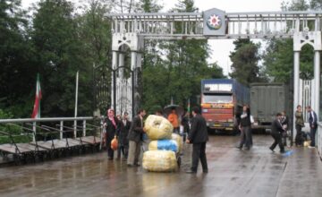 Азербайджанцев принуждают к этому на границе