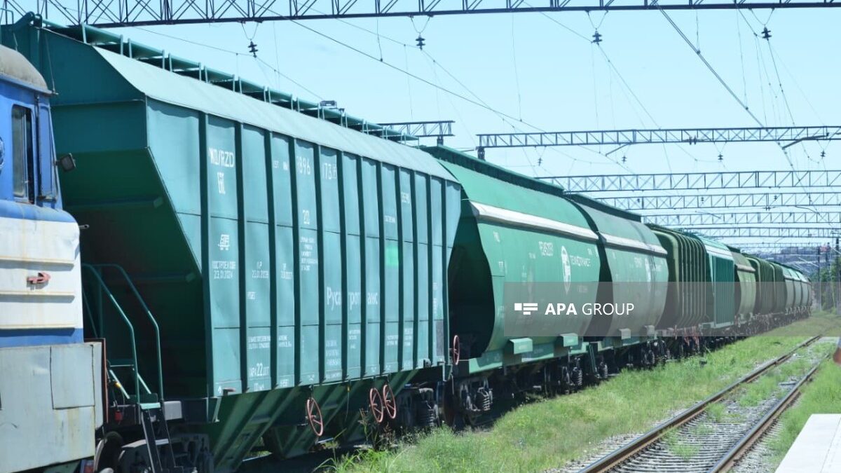 Из России в Армению транзитом через Азербайджан отправлено 14 вагонов пшеницы
