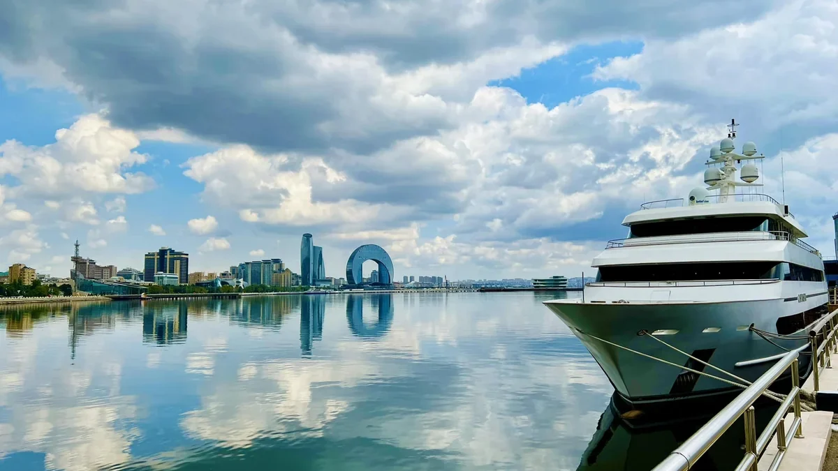 В Баку спасли человека, который рисковал утонуть в море
