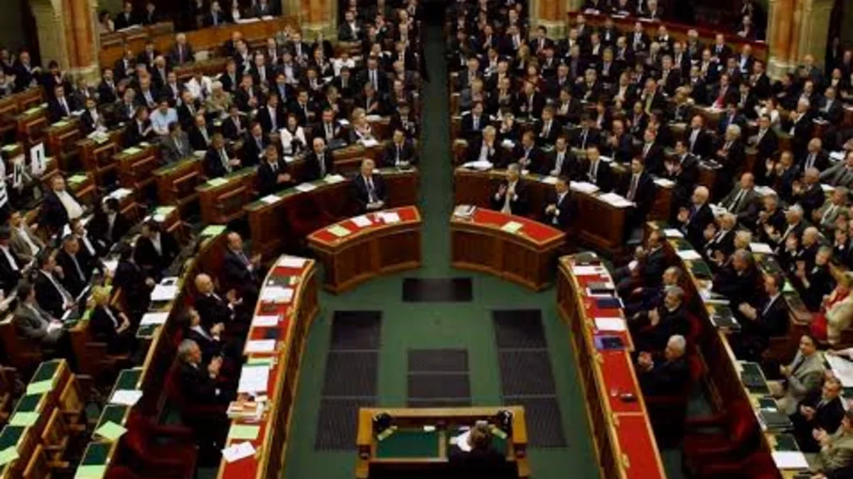 Парламент Венгрии проголосовал за отстранение президента от должности