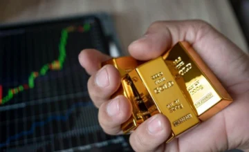 На товарных рынках золото и серебро подешевели