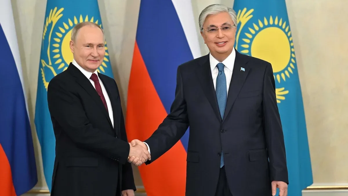 Путин встретился с Токаевым