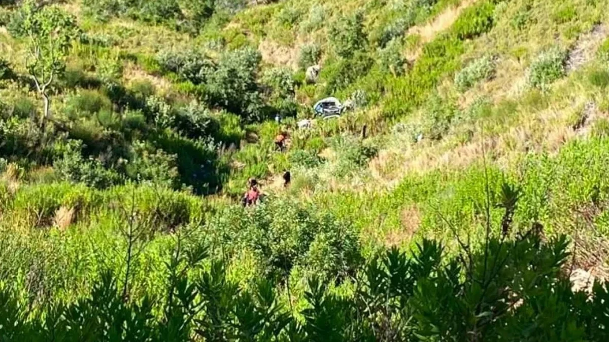 В Анталье автомобиль упал в ущелье, пять человек погибли