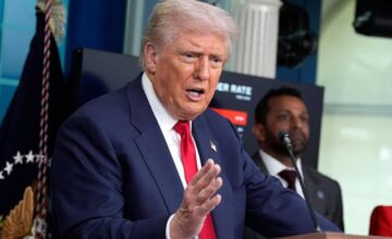 Трамп заявил, что США взяли под контроль Ормузский пролив