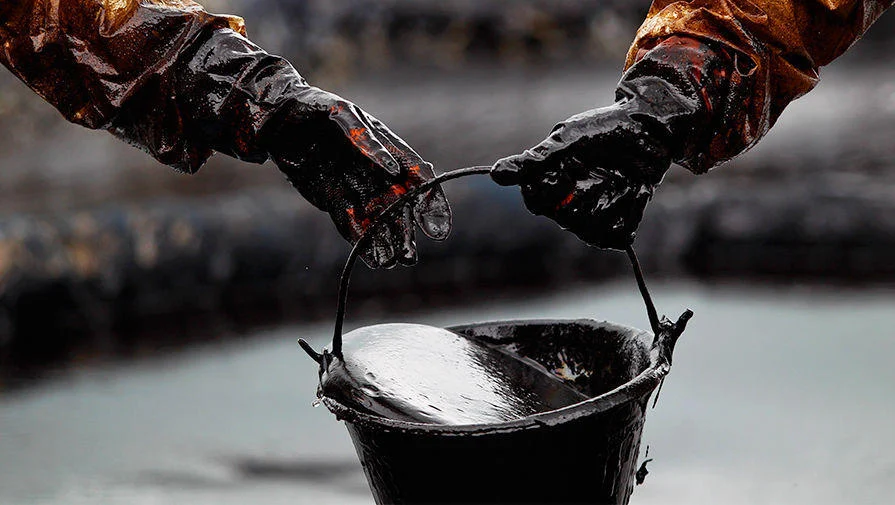 Азербайджанская нефть продается по 96 долларов