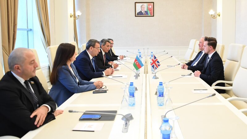 Состоялась встреча между парламентариями Азербайджана и Великобритании