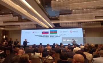 В Баку проходит азербайджано-словацкий бизнес-форум