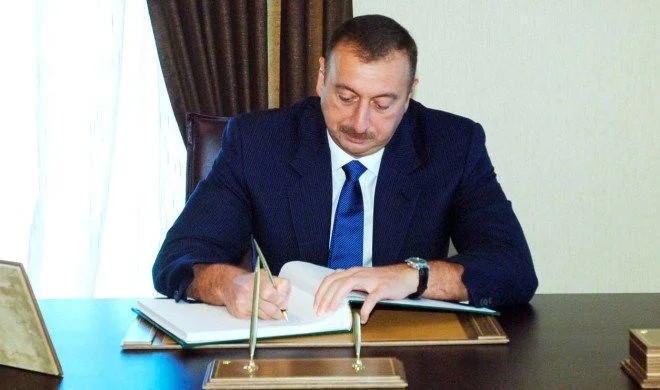 Президент наградил Бахтияра Асланбейли
