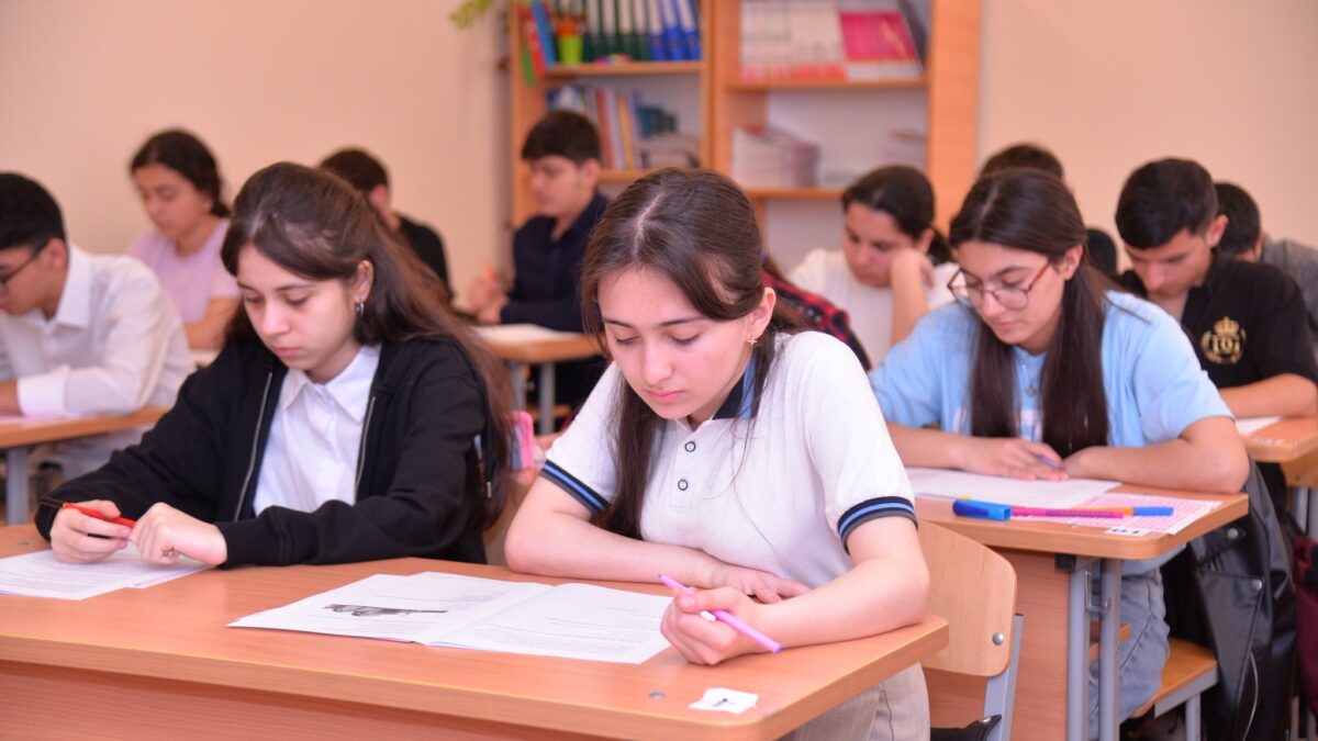 Регионы, лидирующие по результатам по азербайджанскому языку – СПИСОК