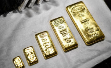 Цена на золото на товарных рынках превысила 4 400 долларов