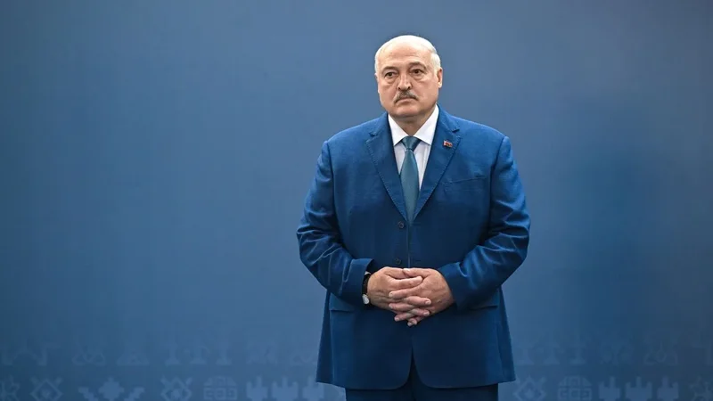 Лукашенко: Бессмысленно разрывать связи между людьми и государствами