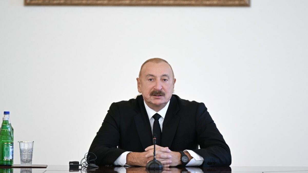 Президент Ильхам Алиев: Азербайджанский народ подарил мировой культуре множество гениальных личностей