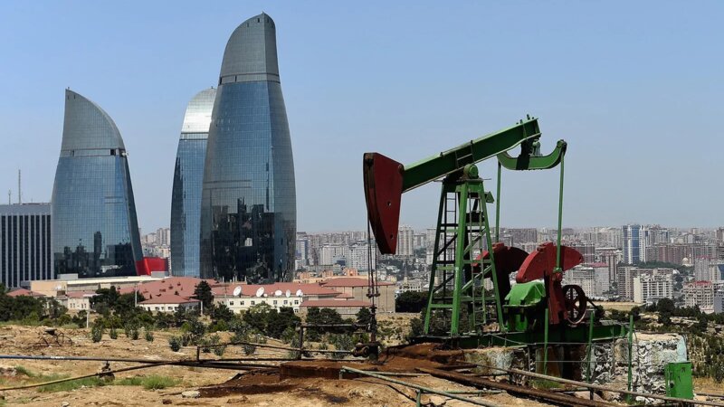 Цена на азербайджанскую нефть составила 128 долларов