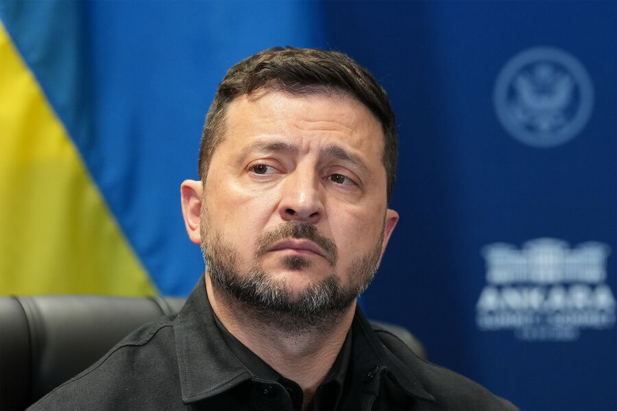 Зеленский признал невозможность победы над Россией