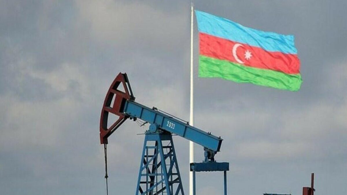 Цена азербайджанской нефти приблизилась к 118 долларам