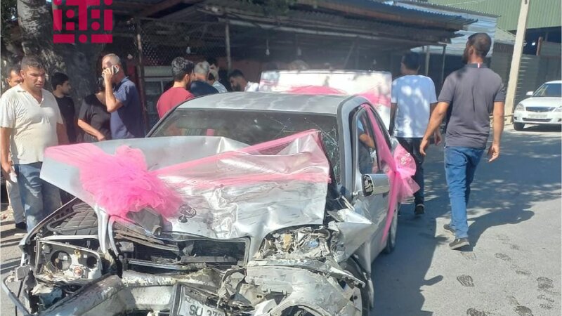 В Тертере автомобиль, возвращавшийся со свадьбы, попал в ДТП – ФОТО